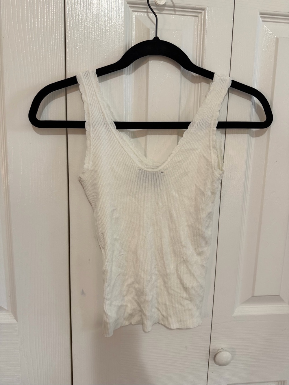 Tuckernuck Ruffled Ribbed Tank Top White Size Small - Picture 3 of 3